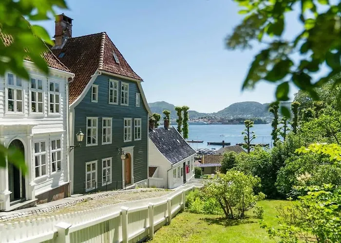 Dinbnb Apartments I Views & Street Parking In Sandviken